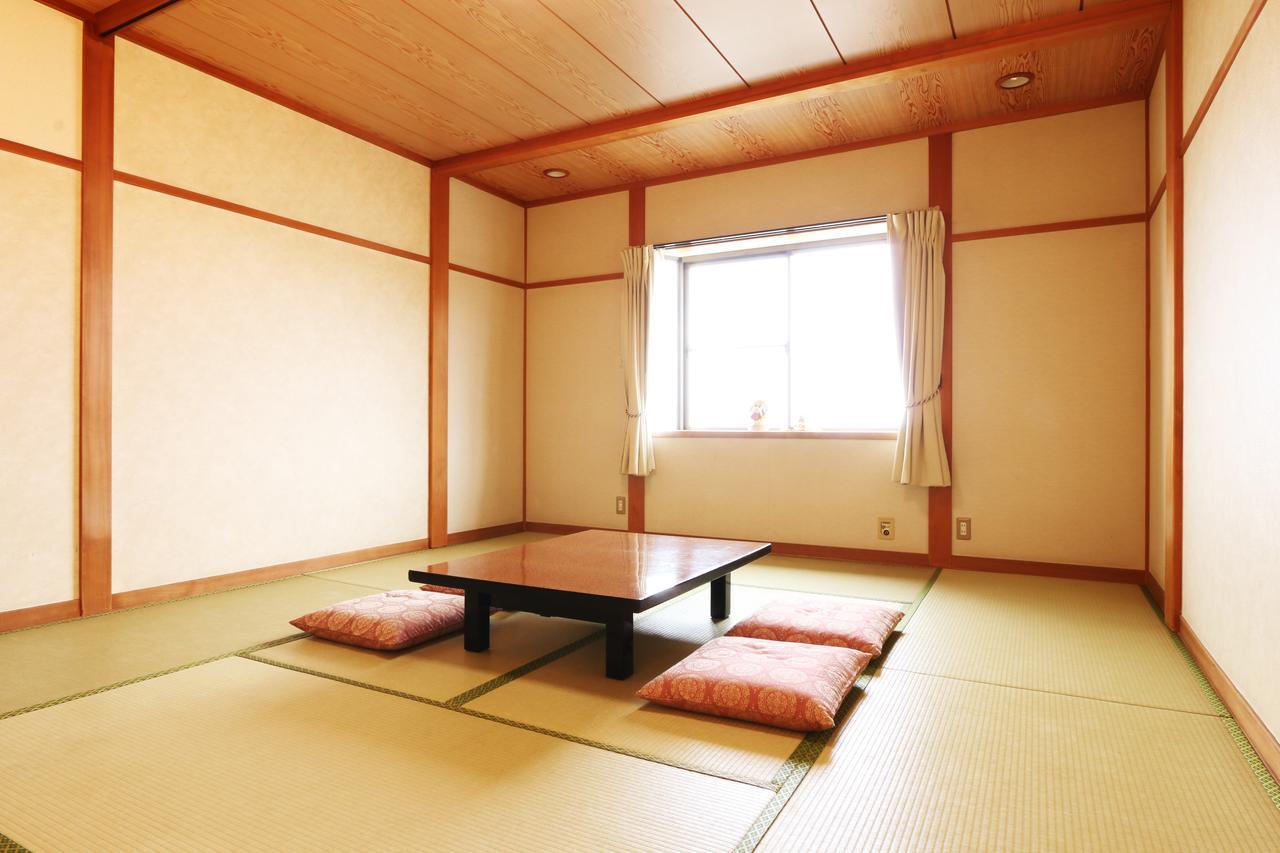 Ryokan Umi No Hana Тойоока Екстер'єр фото