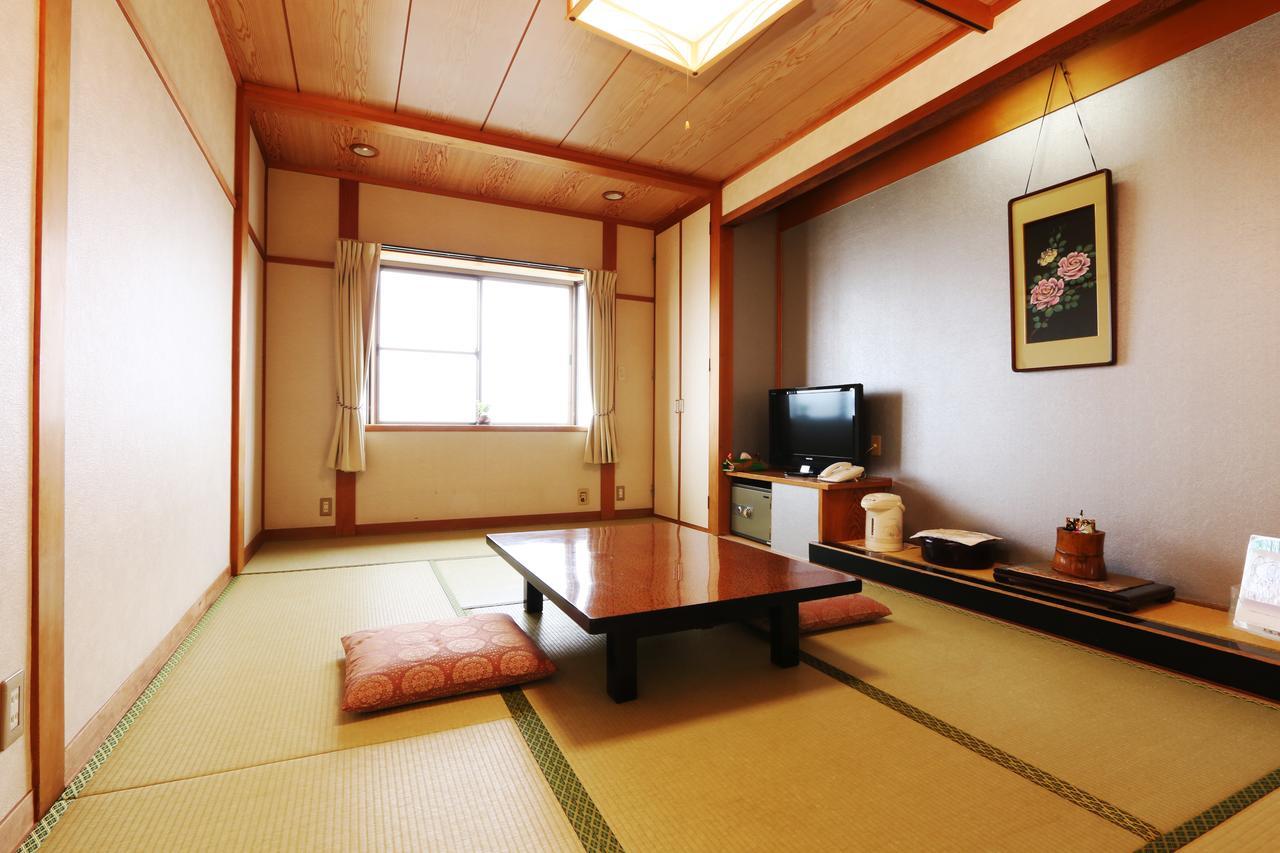 Ryokan Umi No Hana Тойоока Екстер'єр фото